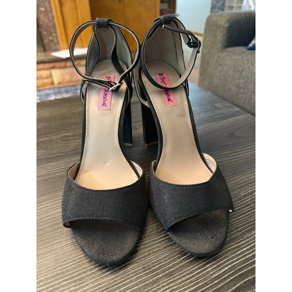 Betsey Johnson Laryn Ankle Strap Heels Sz. 9.5